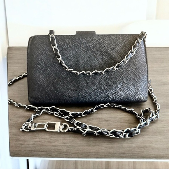 Chanel Caviar Kiss lock Wallet - Picture 1 of 9